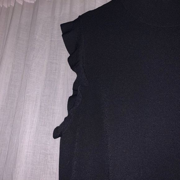 Black high neck tank top - Picture 3 of 5